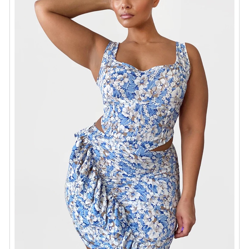 Nwt flower set